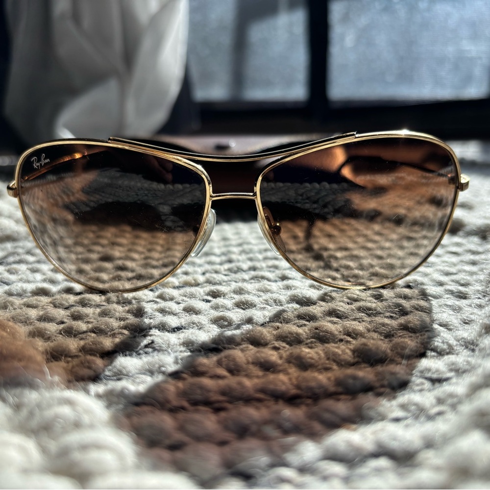 SOLD • Ray-Ban : Gold Aviator 🕶️